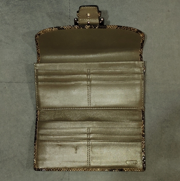 COACH SOHO LYNN EXOTIC PYTHON LEATHER  TRI-FOLD SNAP LONG WALLET 7½" x 4" EUC - Picture 7 of 13